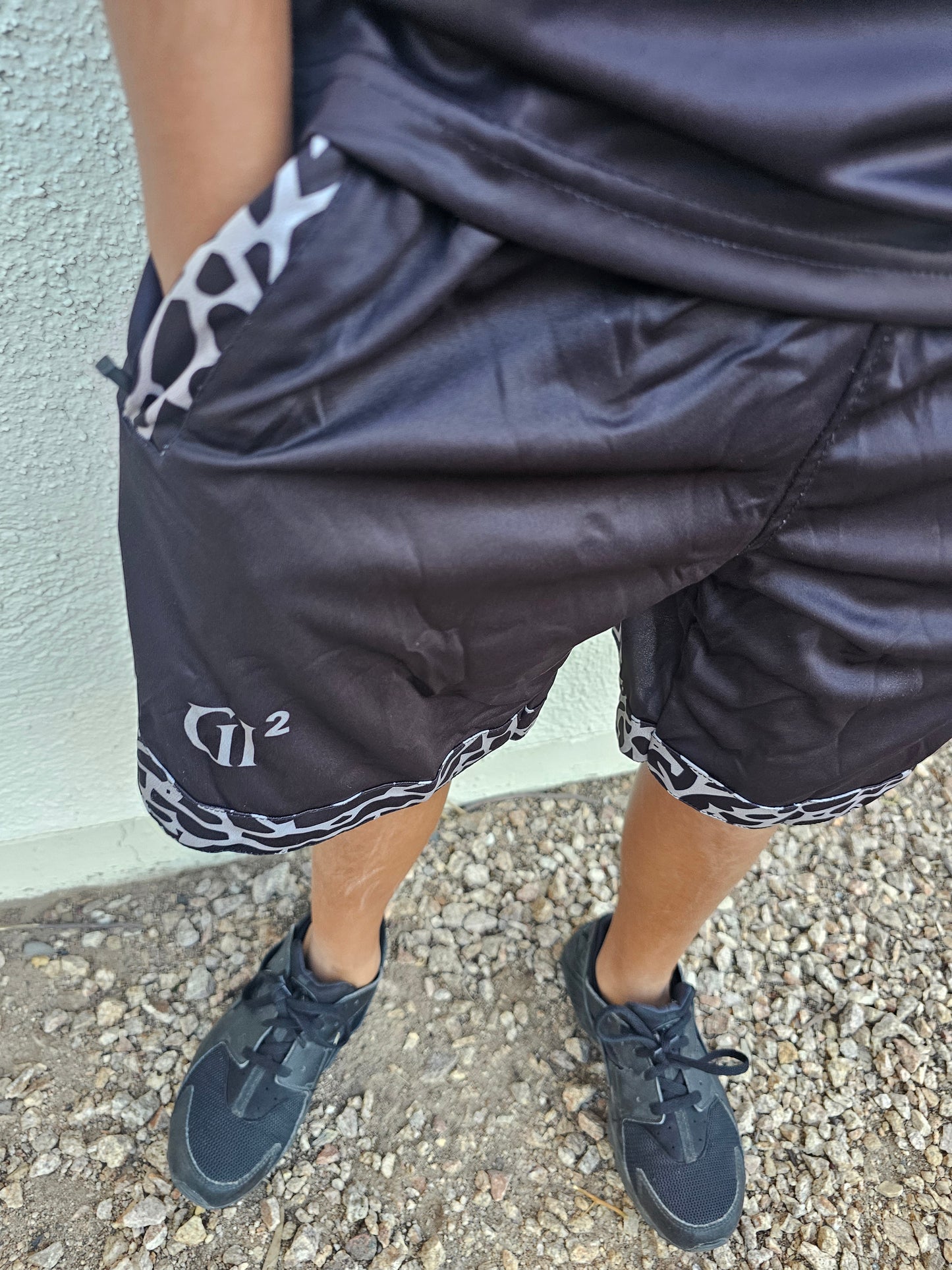 Pressure zip pocket shorts